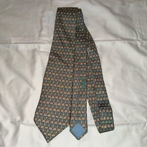 Hermes men’s 100% silk tie